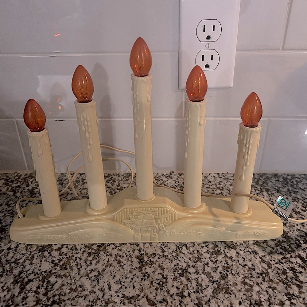 Vintage Electric Christmas Candelabra 5 Pillar Drip With 4 Replacement Bulbs